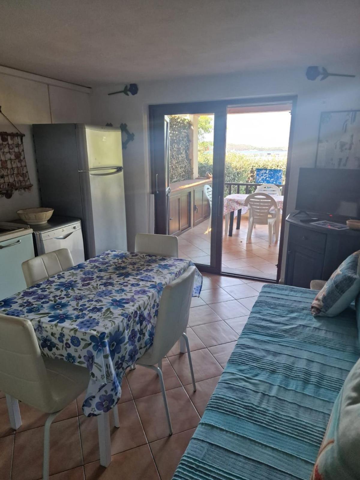 מרינלה Appartamento Cala Reale, Piano Terra מראה חיצוני תמונה